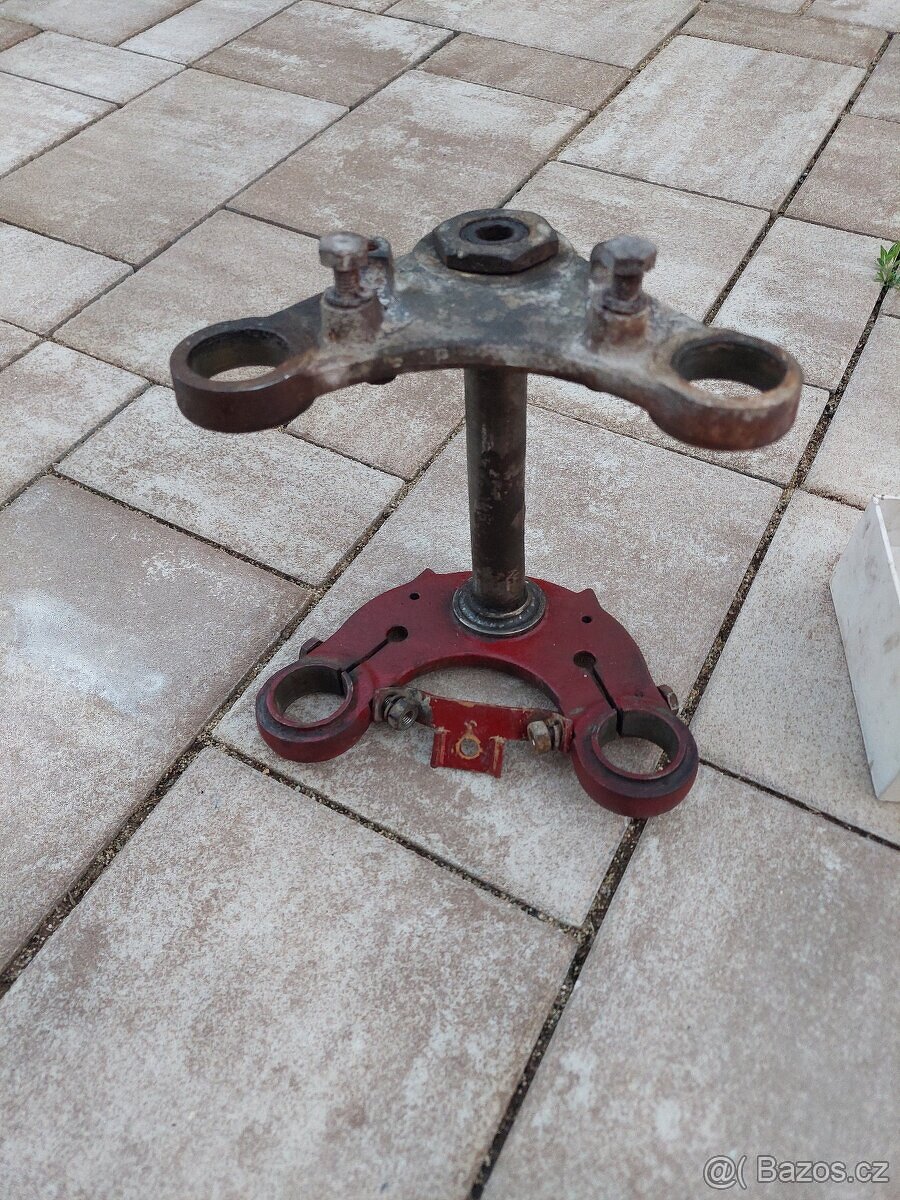 Jawa CZ 175 kyvacka - krk rizeni, spodni, horní bryle