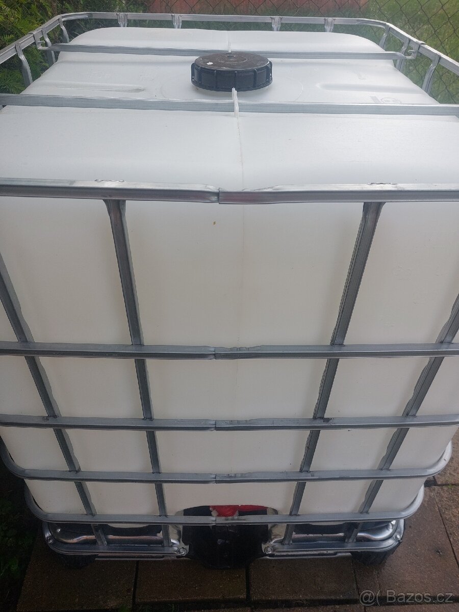 Kontejner IBC 1000l na pitnou vodu