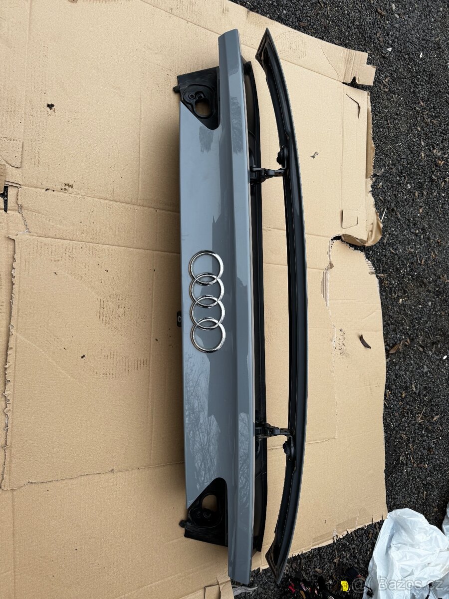 Audi A7 C7 – aktivní zadní spoiler + lišta kufru + kamera (O