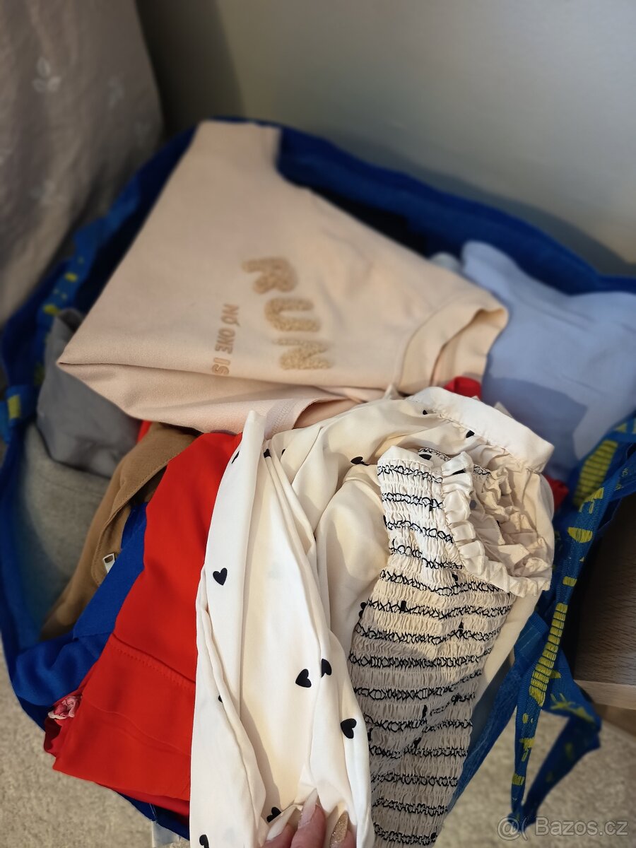 Oblečení 50,- Kč kus