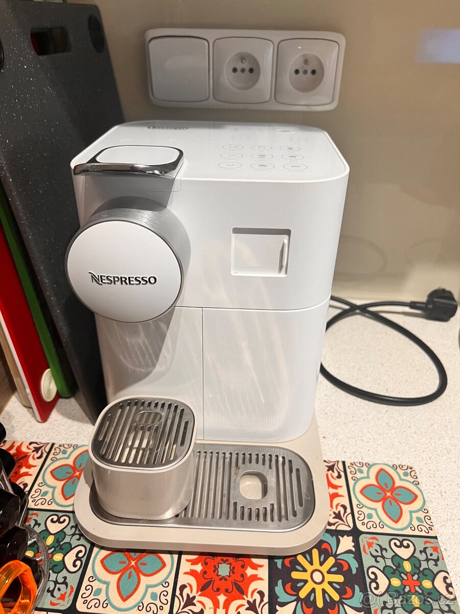 Nespresso Delonghi kávovar