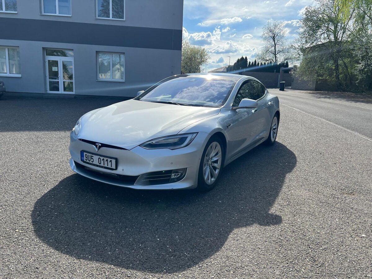 Tesla model S 90D freeSCH, tažné, první majitel, nebourané