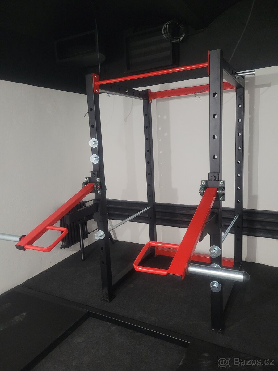 Posilovací klec, dřepovací stojan, half rack, stojan kotouče
