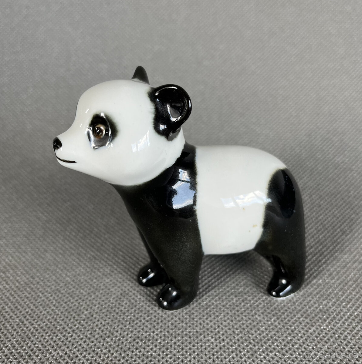 Royal Dux Porcelánová soška Panda V 9.5 cm