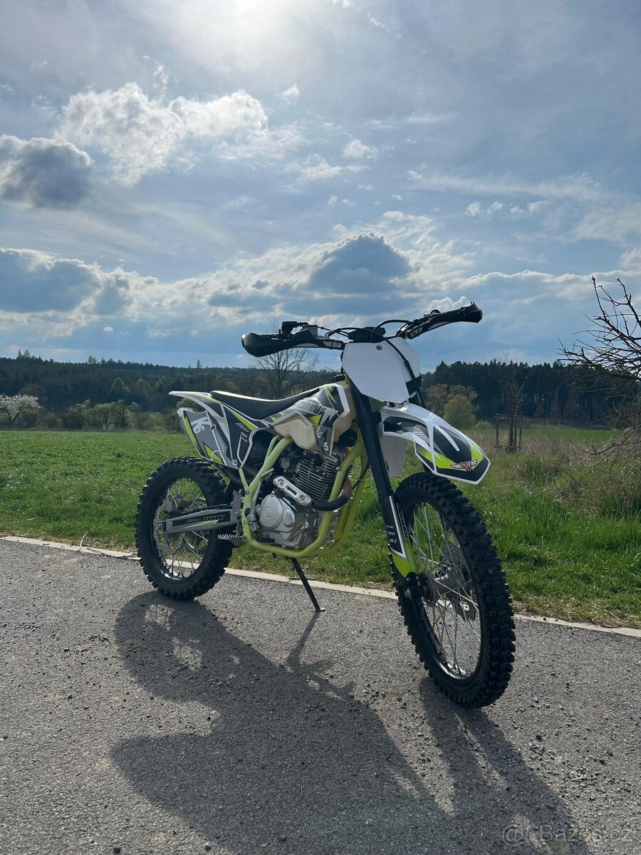ZUUMAV 250