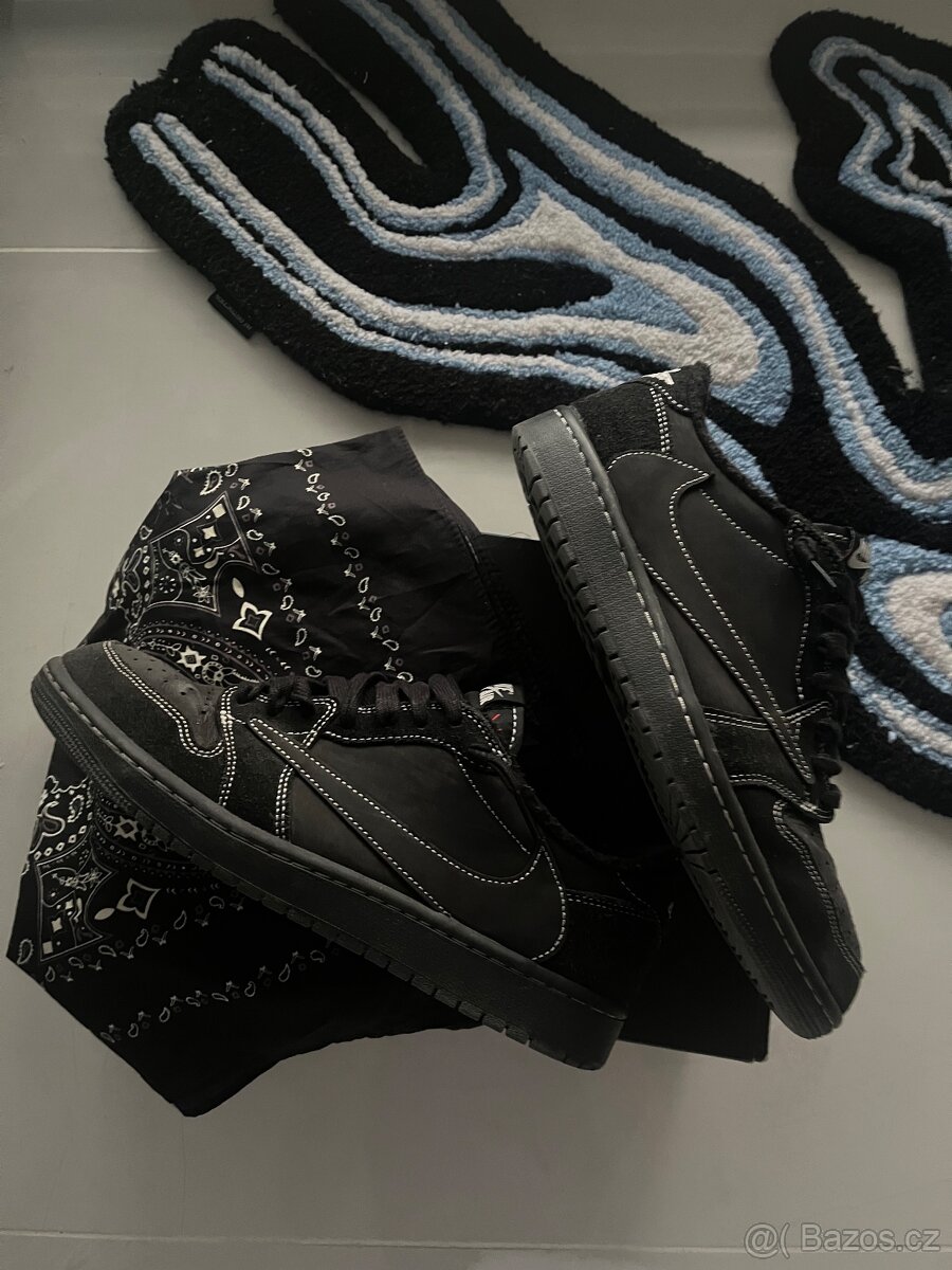 Jordan 1 Low OG Travis Scott Phantom