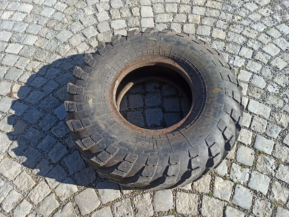 Pneu na ru5