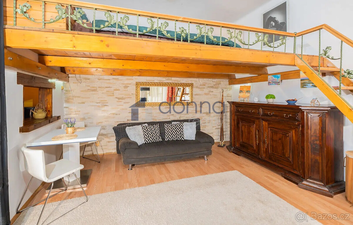 Pronájem bytu 1+1, 40m², ul. Pobřežní, Praha 8 - Karlín, pat