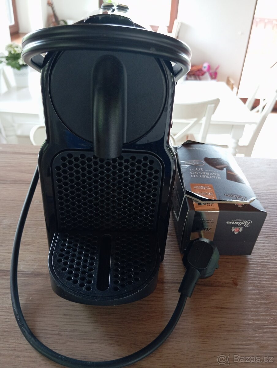 Zánovní kávovar s kapslemi