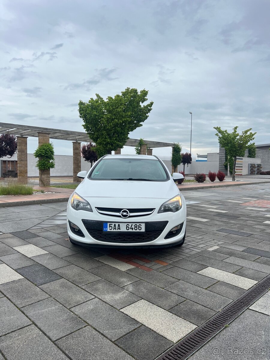 Opel Astra J