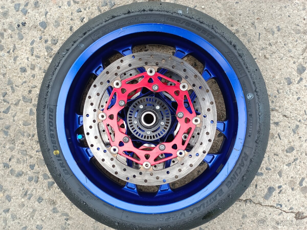 Kola Yamaha R1