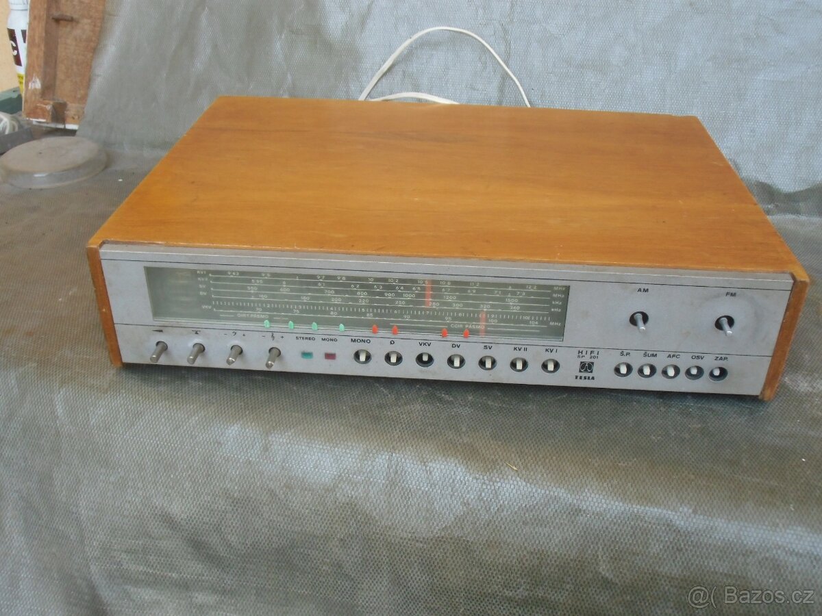 Hifi stereopřijímač Tesla 810 A (SP 201)