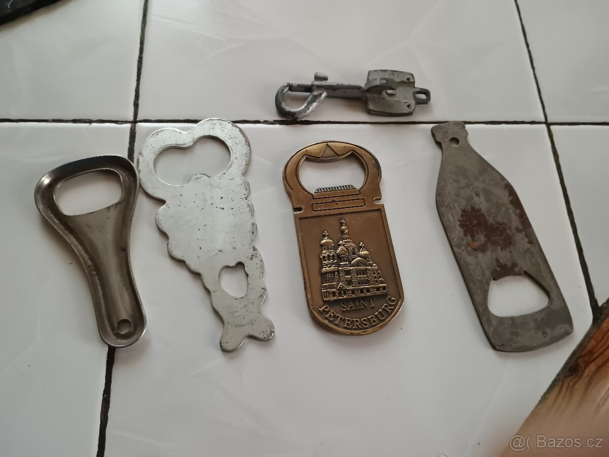 Starý retro otvírák na pivo