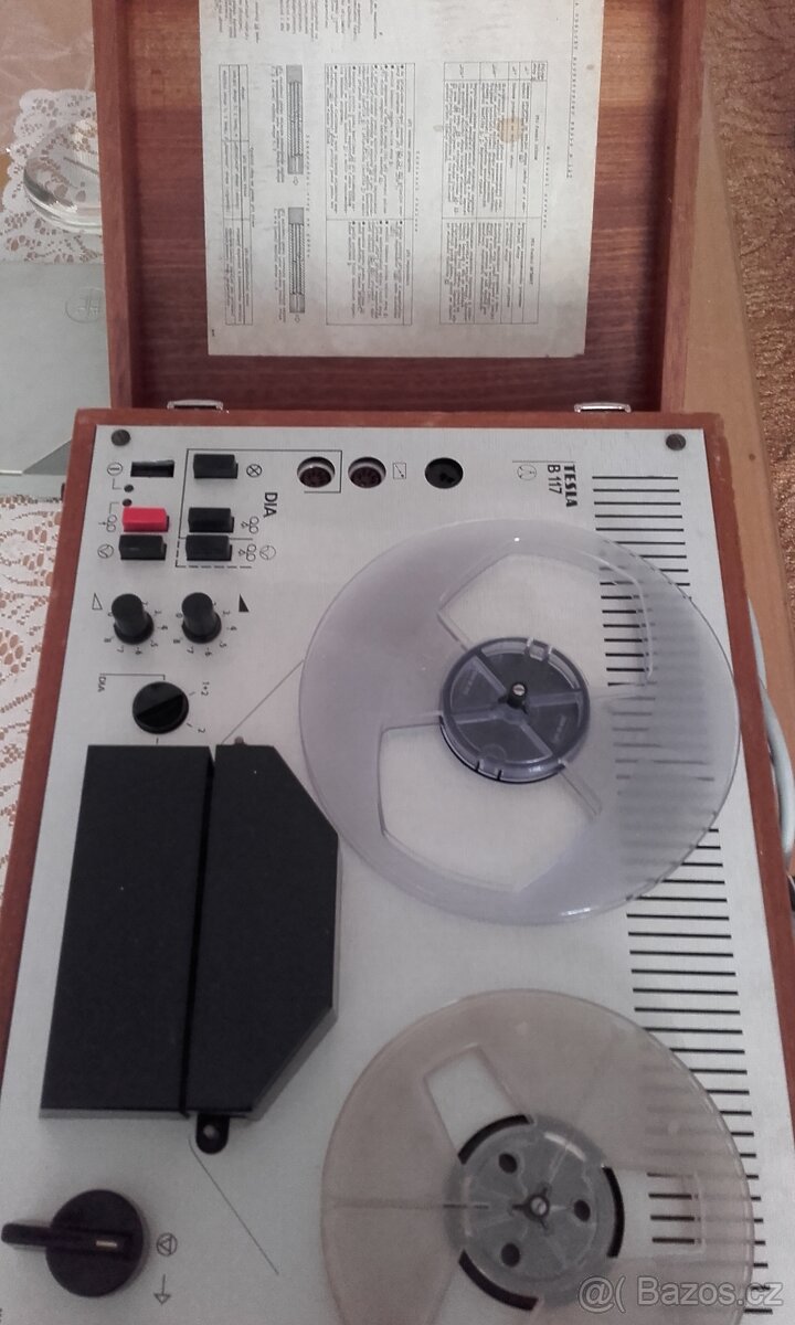 PRODÁM MAGNETOFON
