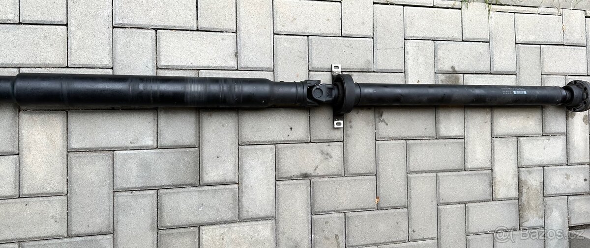 BMW E60 kardanova hřídel 7559980-01, 26107573579