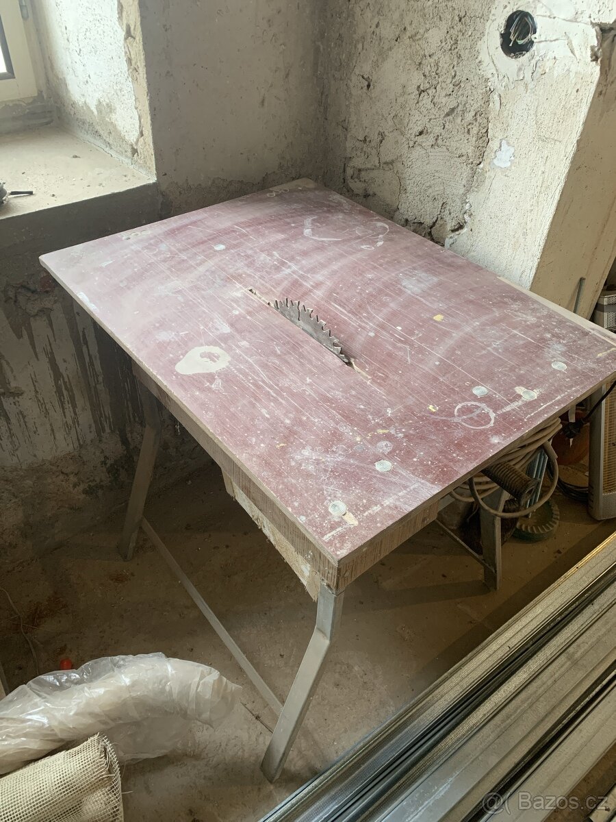 Prodám stolní pilu