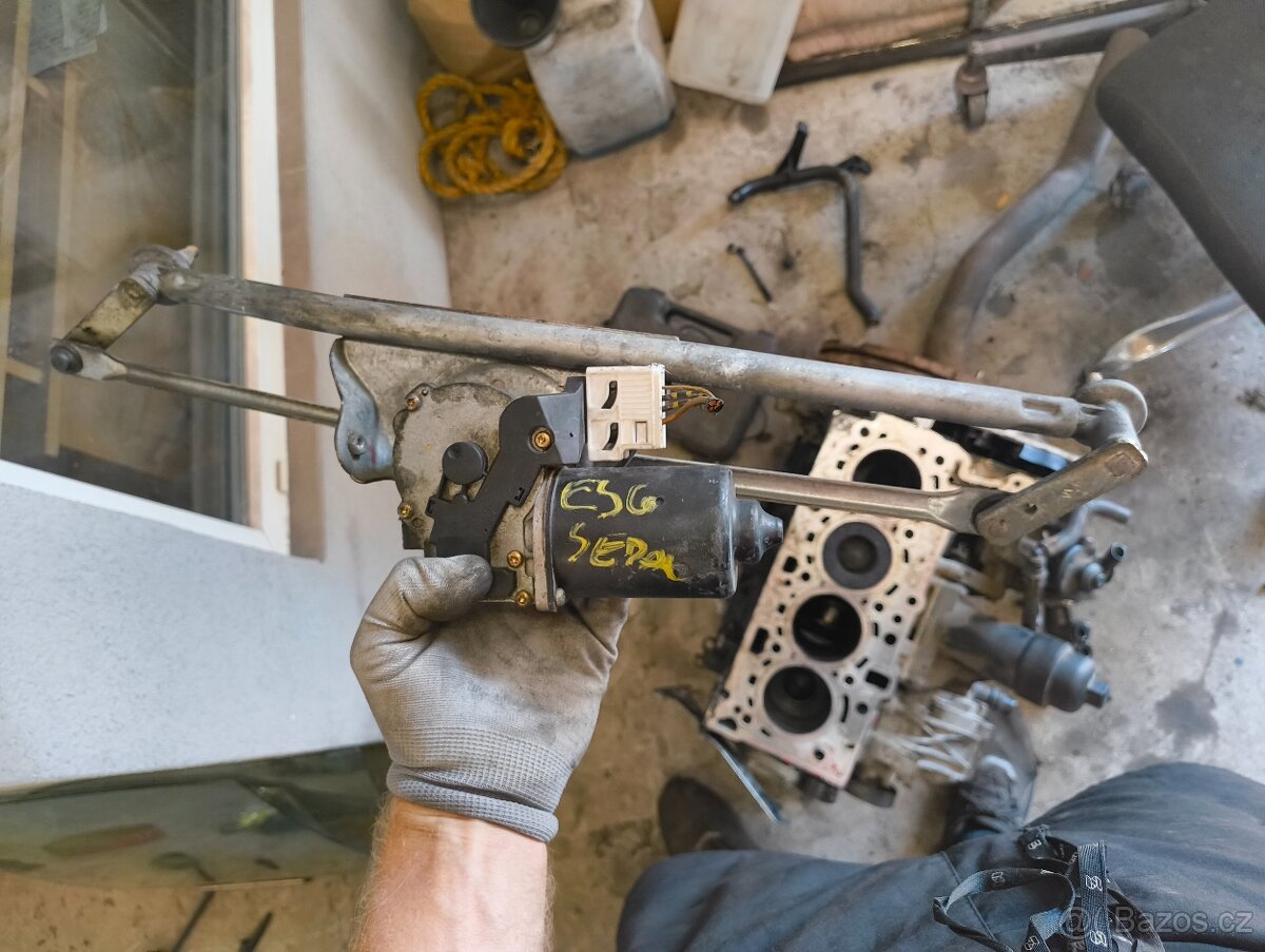 Motorek+ mechanismus stěračů BMW E36 sedan/tour