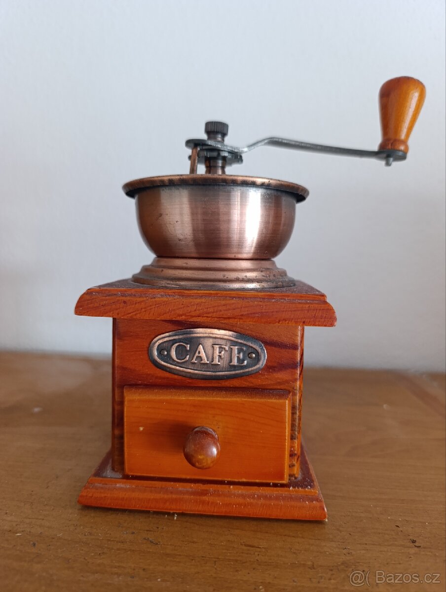 Mlýnek na kávu
