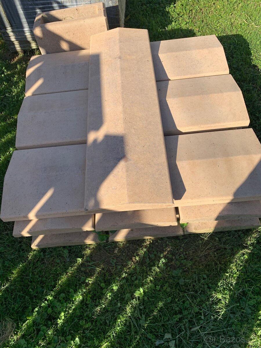 Betonove plotove stříšky