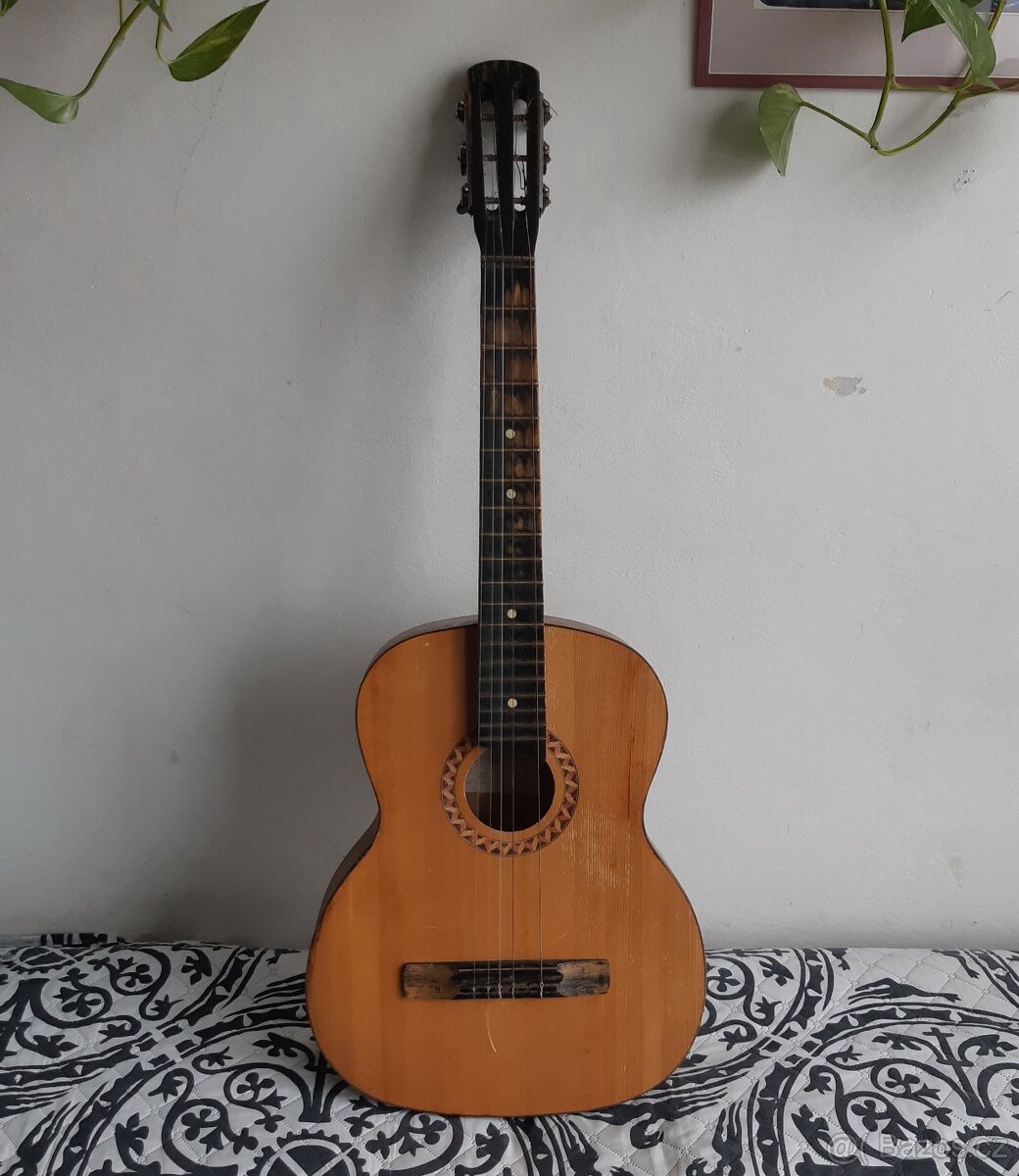 klasická 3/4 akustická kytara