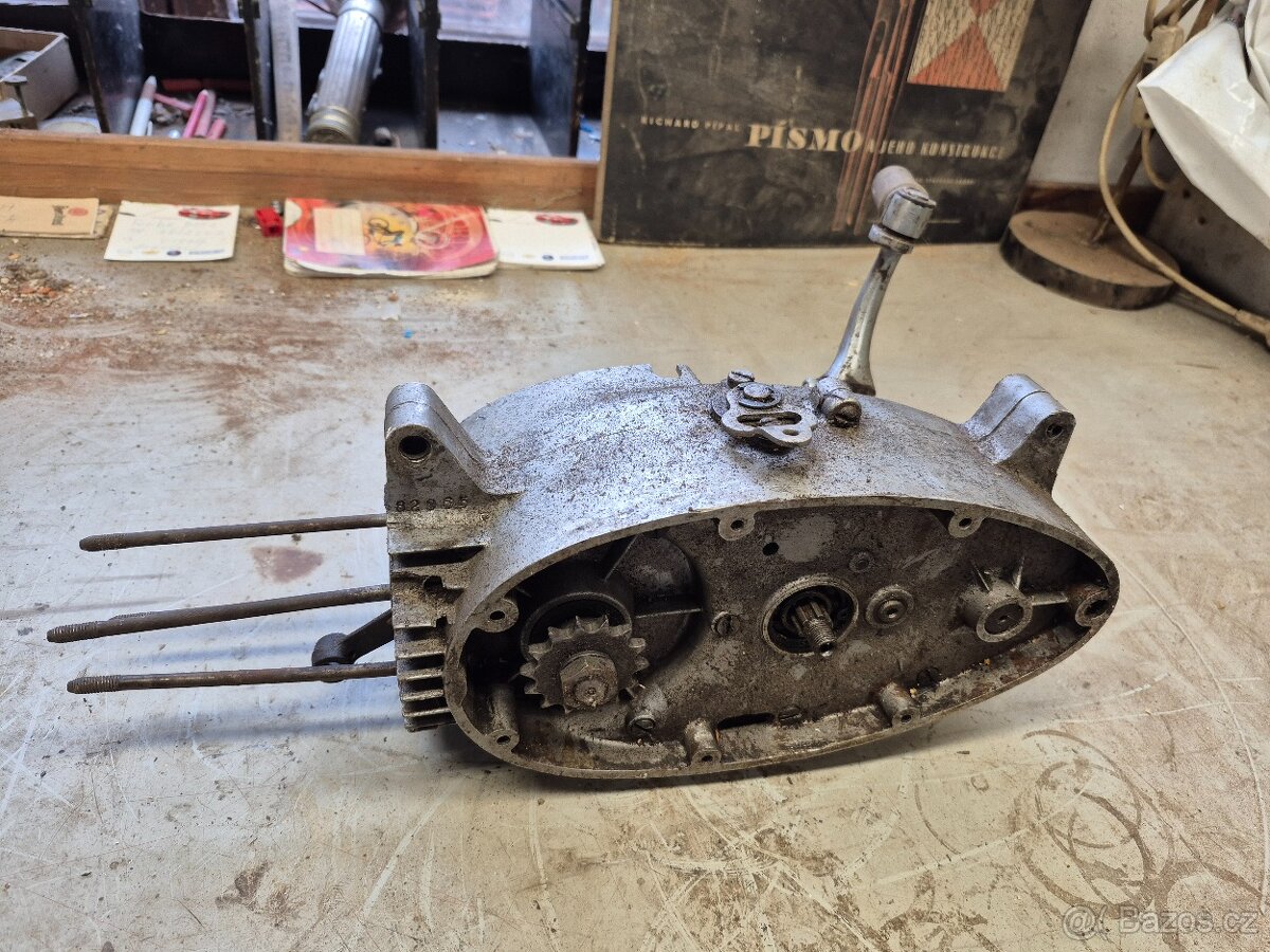 Motor jawa 550 parez