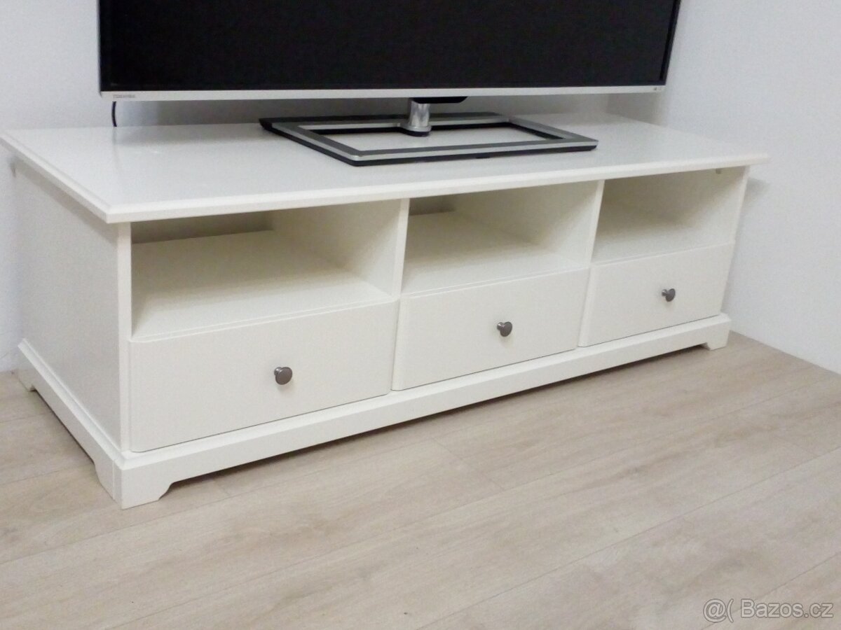 TV stolík Ikea Liatorp - veľmi dobrý stav