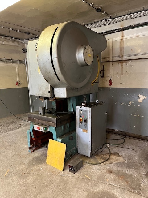 Excentrický lis ŠMERAL LEN 63 C