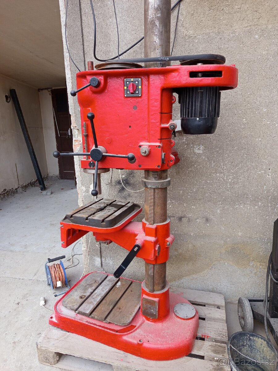 Sloupová vrtačka VS 32