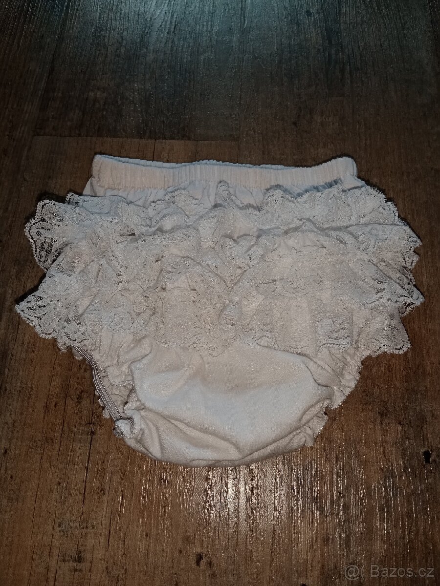 Kalhotky přes plenu