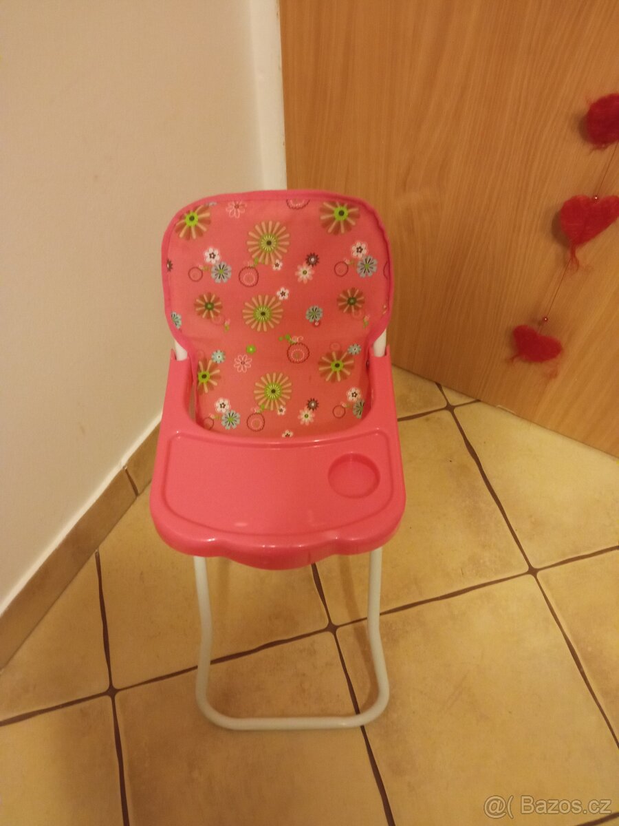 Jídelní židlička pro panenku