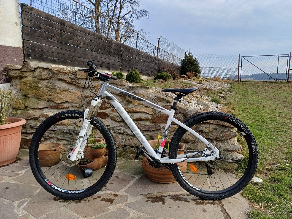 Horske kolo, BTWIN Rockrider st560