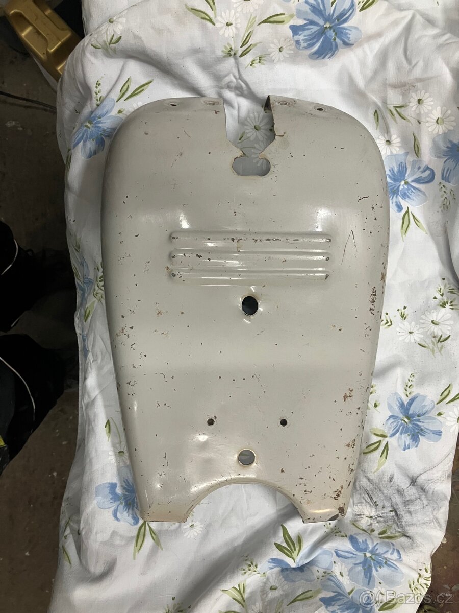 Jawa 50 Pionyr 21 spodní prsíčko original stav