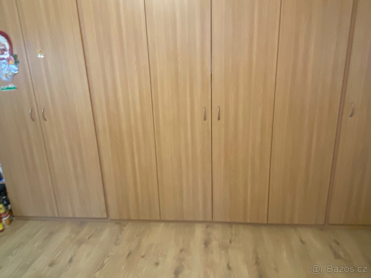 Vestavěná skříň z postelí 2x2 m letiště