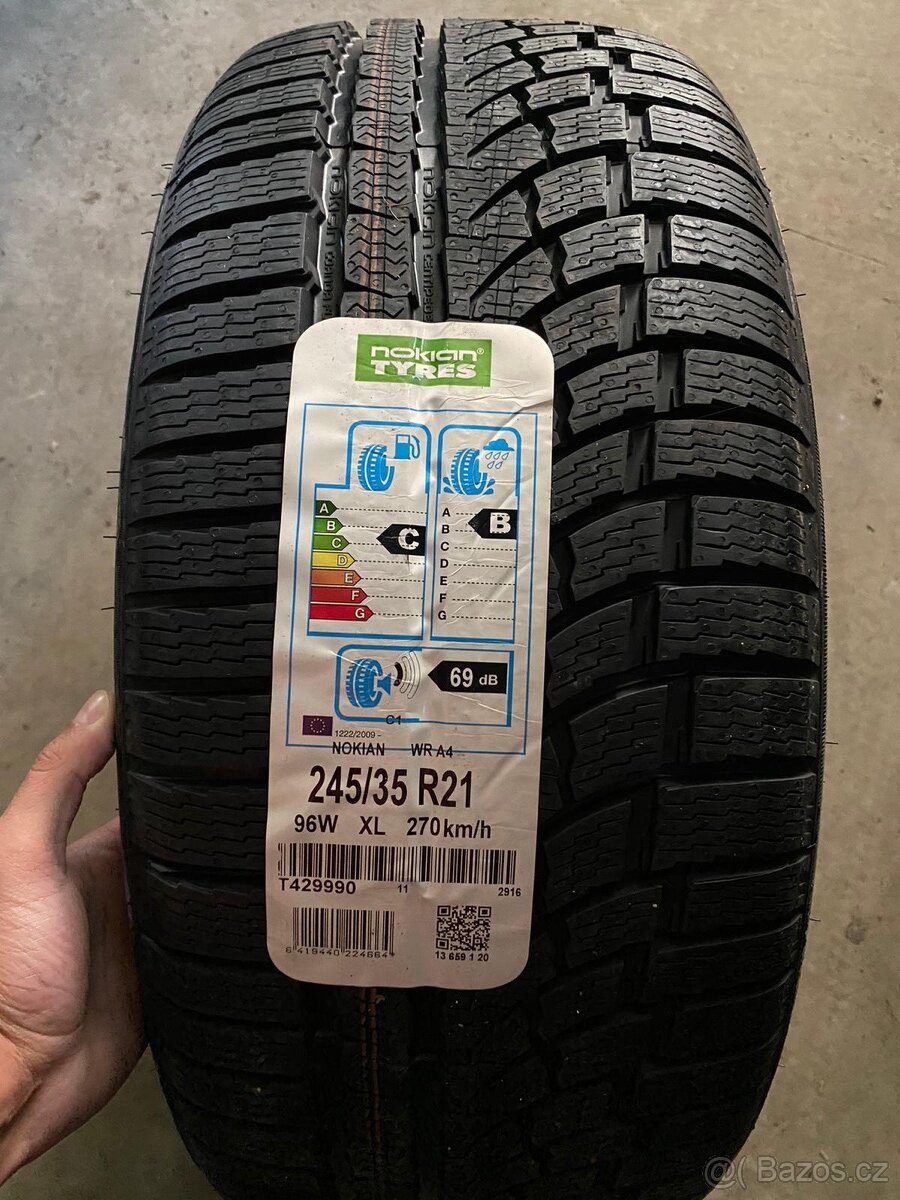 Nokian zimní pneu 245/35 r21