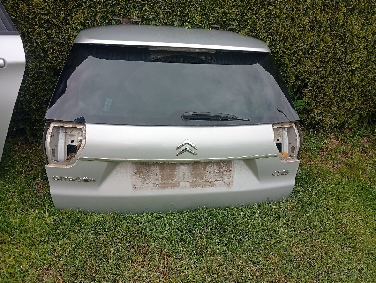 CITROEN C5 III, VÍKO KUFRU, 5 DVEŘE KOMPLETNÍ Z AUTA RV 200
