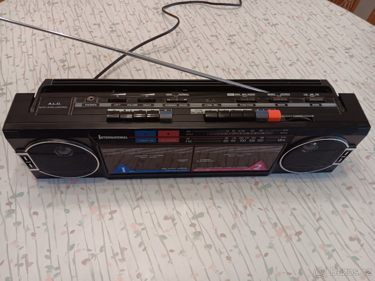 radio magnetofon dvojče