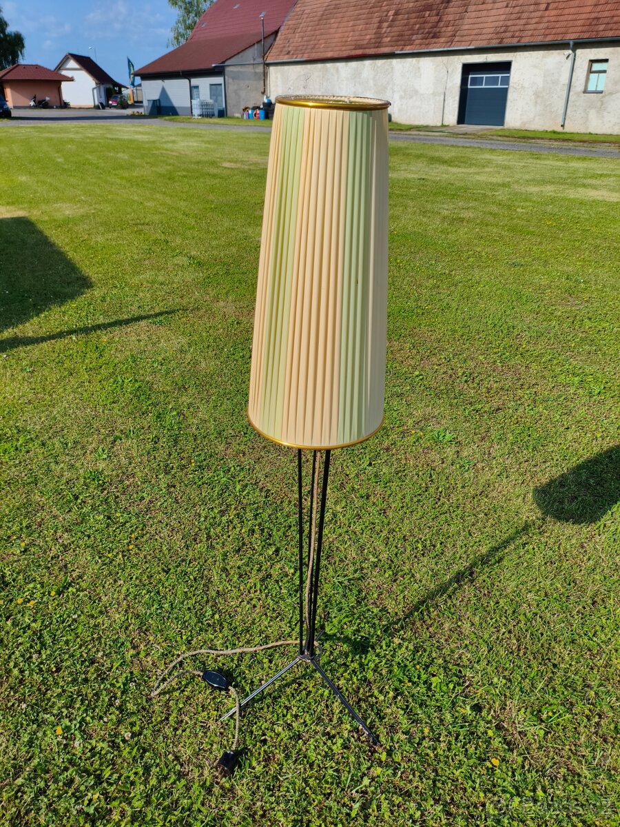 Stará stojanová lampa Retro- Brusel