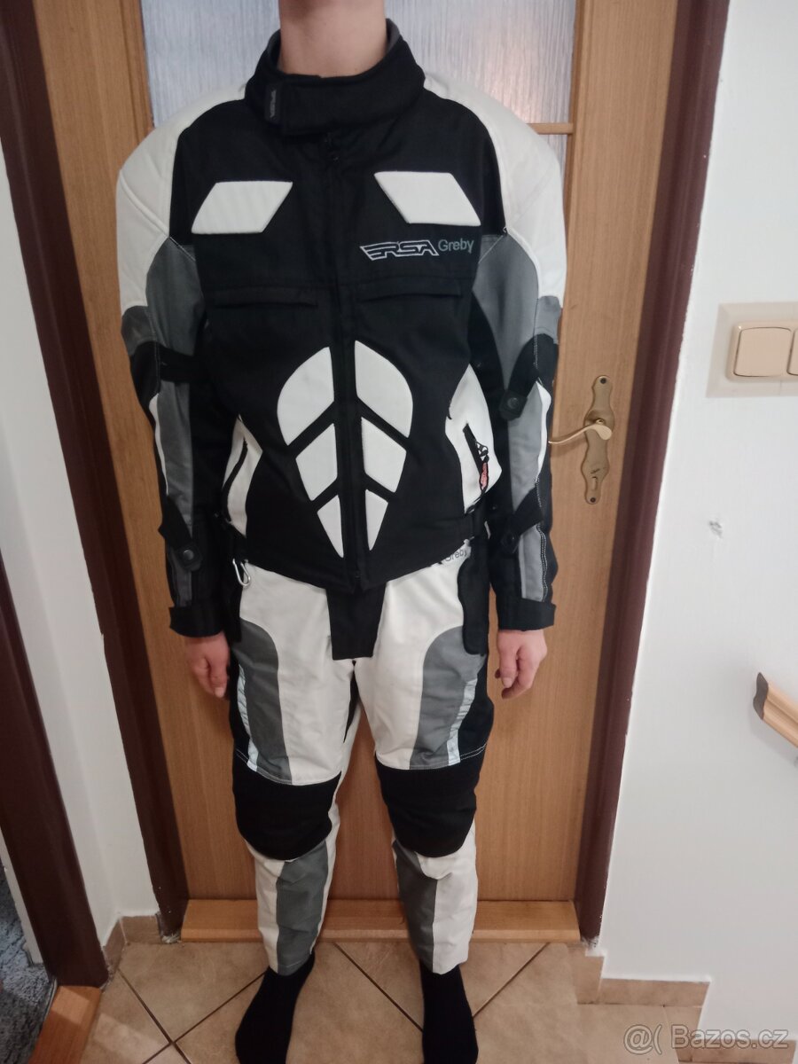 Motorkářské oblečení
