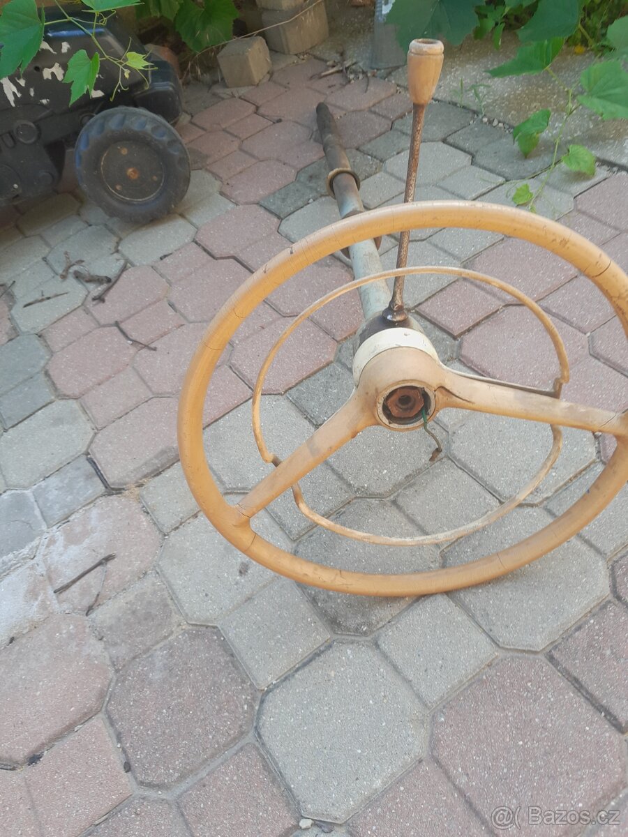 Prodám převodovku rizeni a volant že spartaka kola a 2 pneu