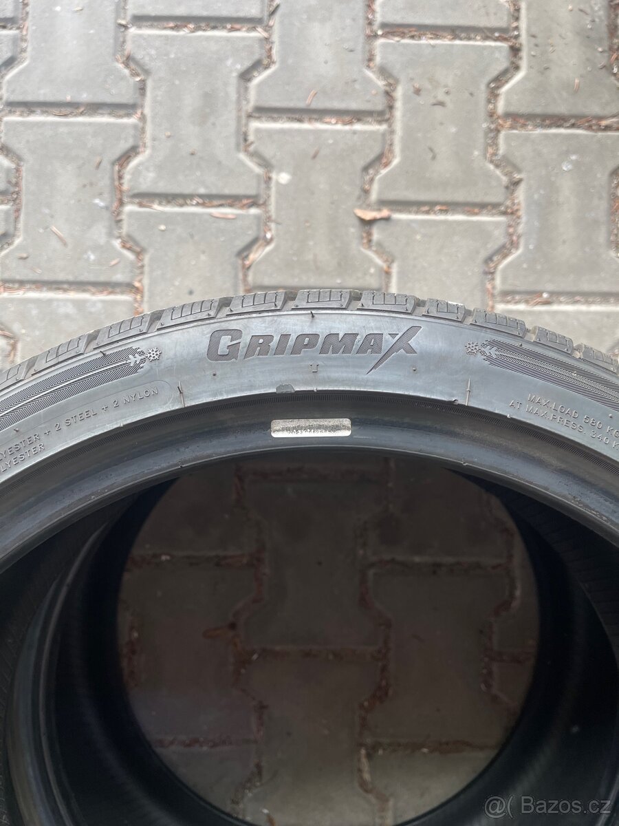 Prodám zimní pneu GRIPMAX (2ks)