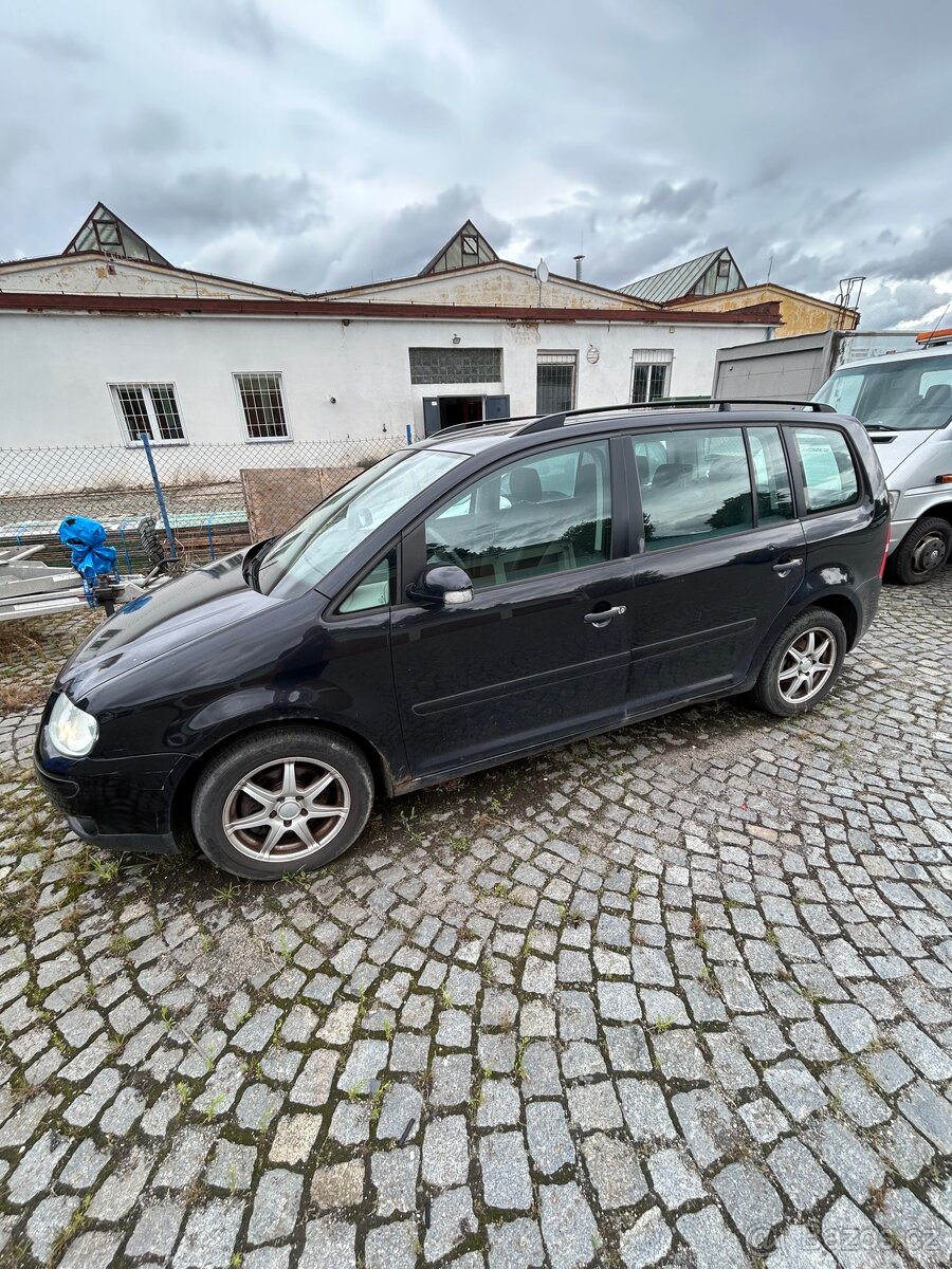 VW Touran 1.9 tdi na náhradní díly