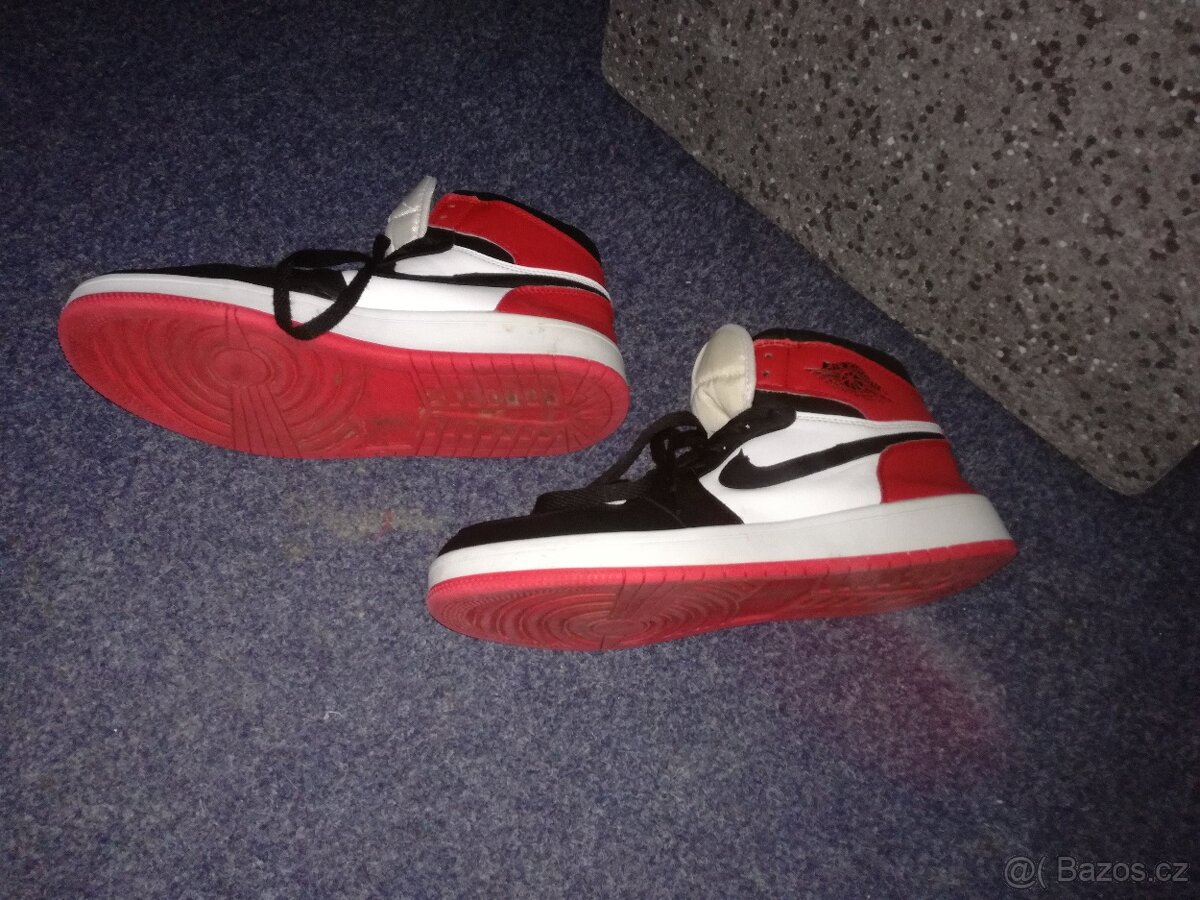 Pánské boty Nike Air jordan 1MID VEL 44, číslo 9.