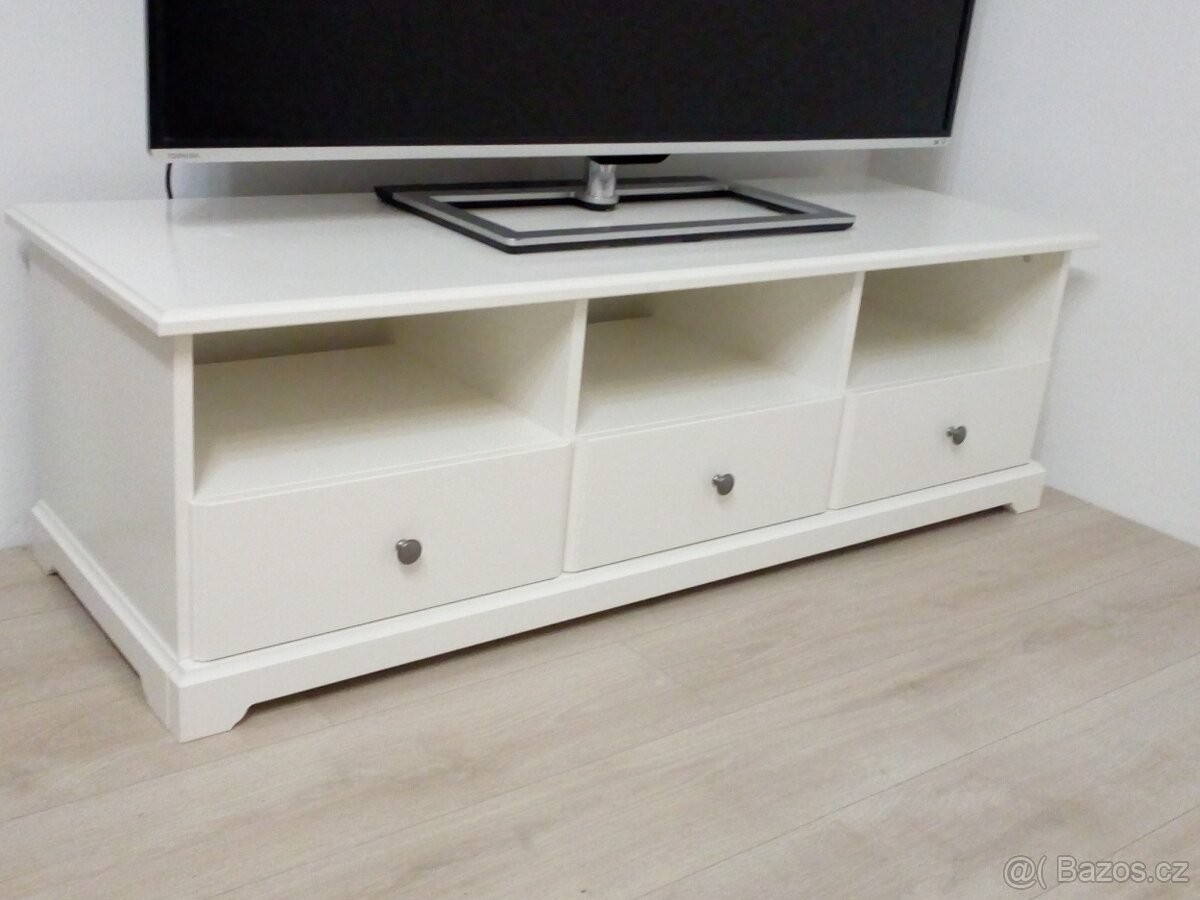 TV stolík vidiecky štýl
