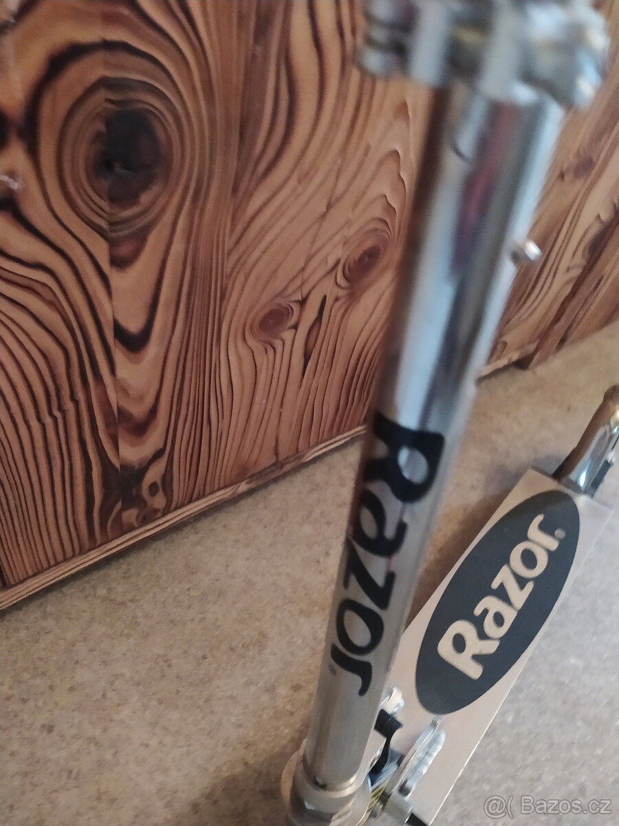Koloběžka RAZOR Autentick A 125