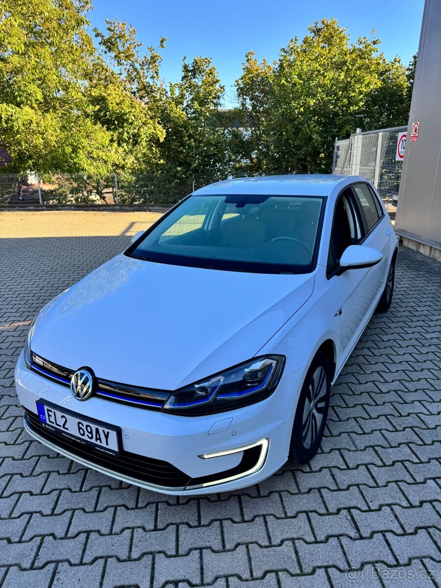 E-GOLF 36kWh, dojezd 266 km, 57tys.km