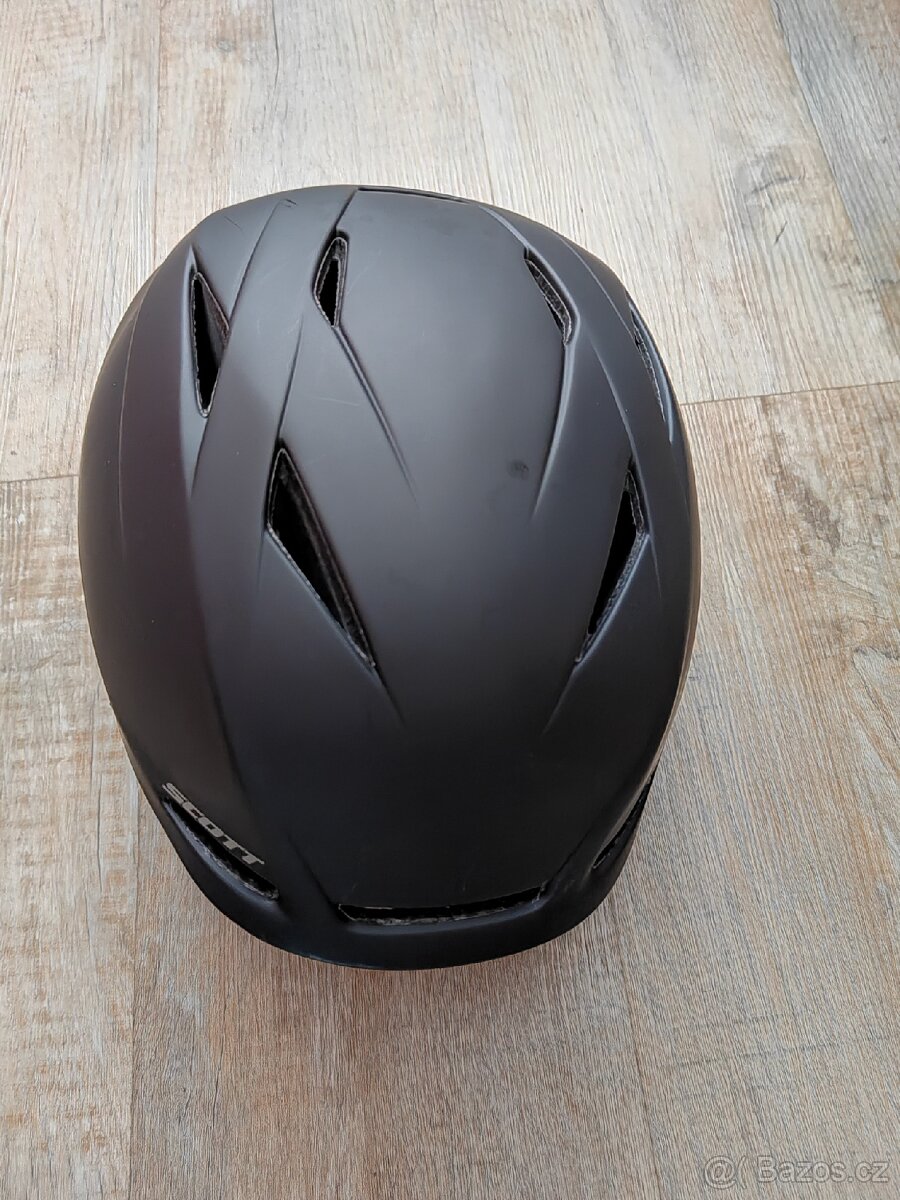 Lyžařská přilba Scott Tracker