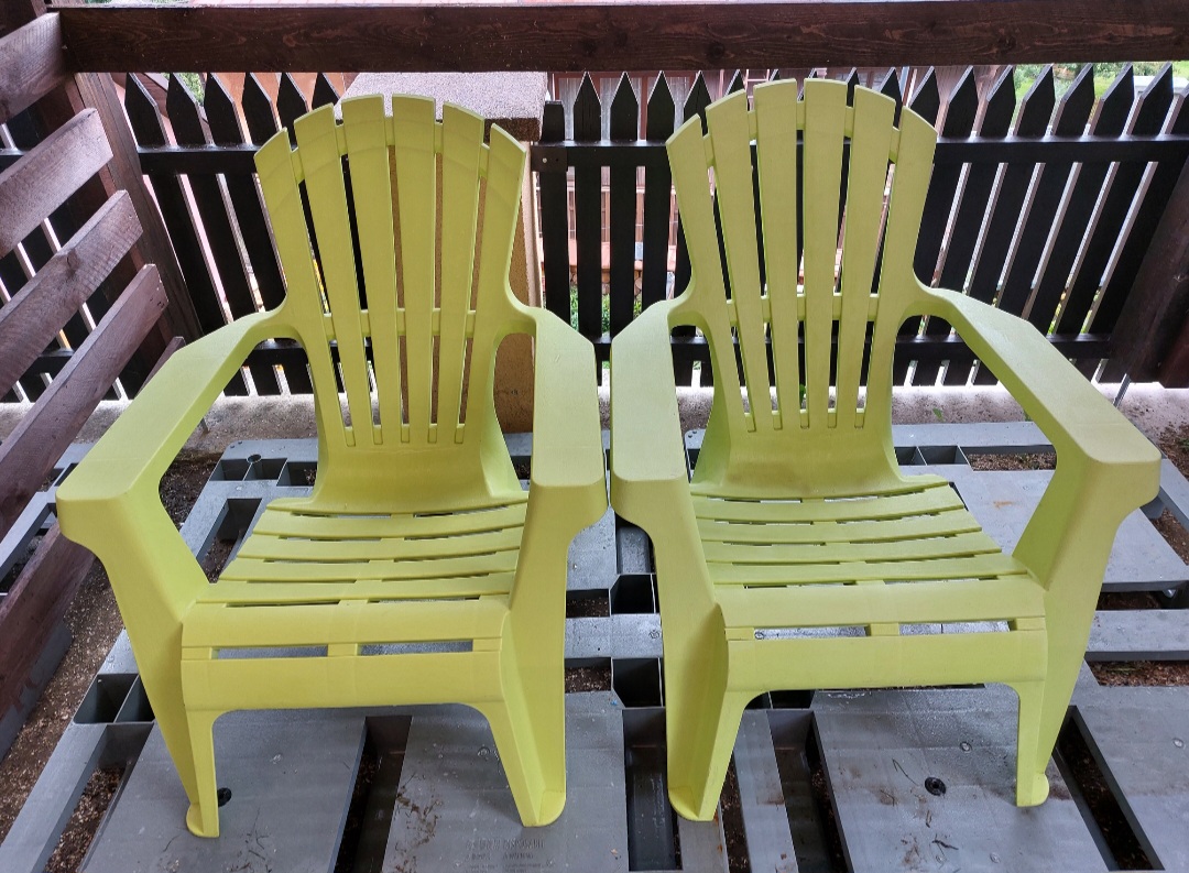 Zahradni křeslo- plastové.