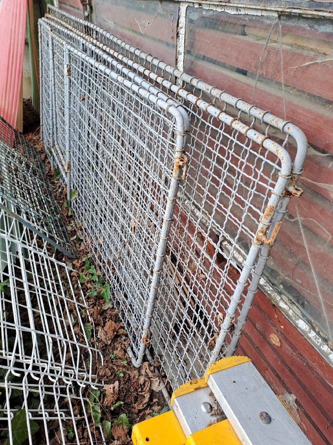 Ohrádka na zvířata, kompostér