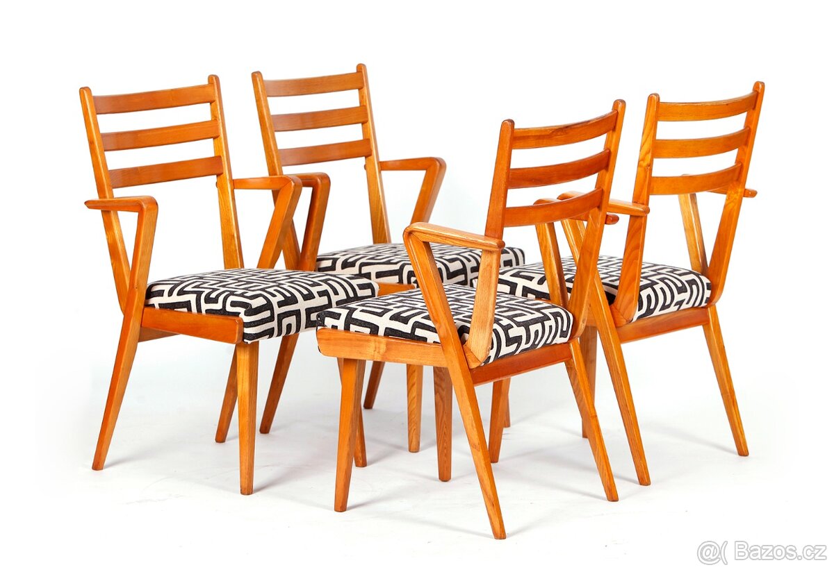 Designové jídelní židle JITONA po renovaci.