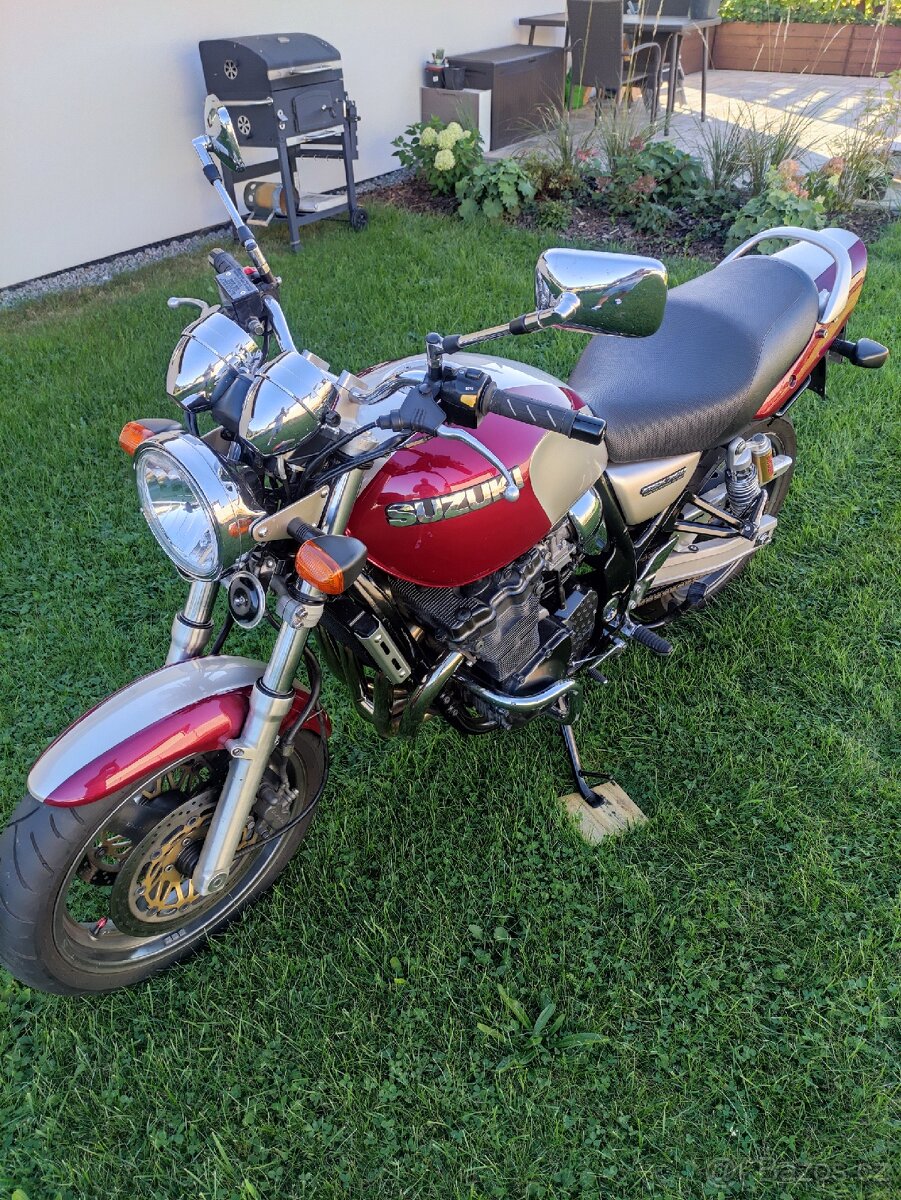 Suzuki gsx 750